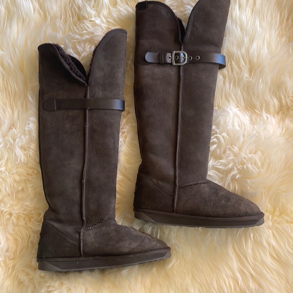 Very good condition emu brown boots over the knee suede